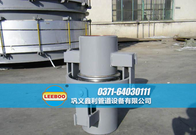 萬向鉸鏈<a href=http://m.xixinlingfz.com target=_blank class=infotextkey>補(bǔ)償器</a>發(fā)貨現(xiàn)場