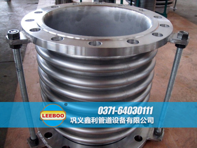 波紋<a href=http://m.xixinlingfz.com target=_blank class=infotextkey>補(bǔ)償器</a>現(xiàn)場(chǎng)實(shí)圖